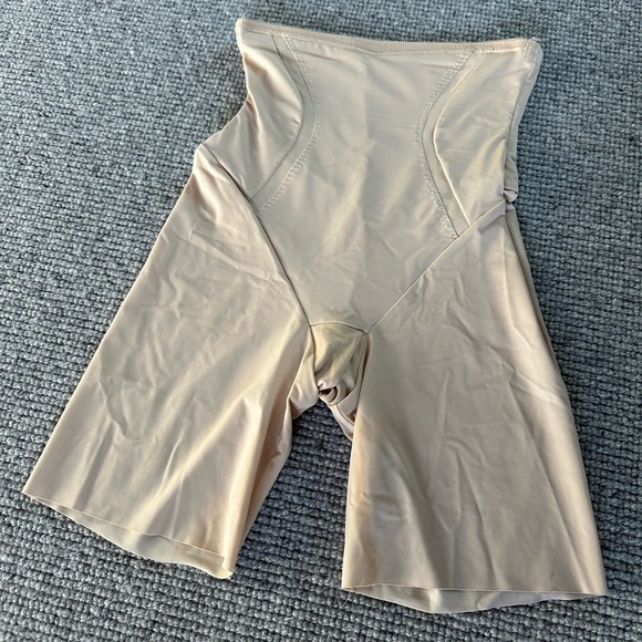 Spanx Women's Shapewear Compression Shorts Control Top Grip Top Small - Picture 4 of 7